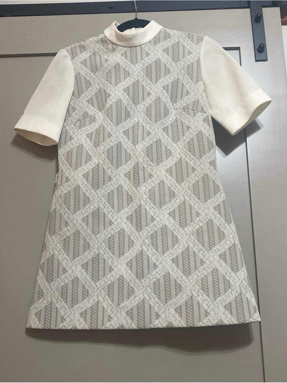 Vintage 60’s Neutral Cream Patterned Mini Dress with Short Sleeves